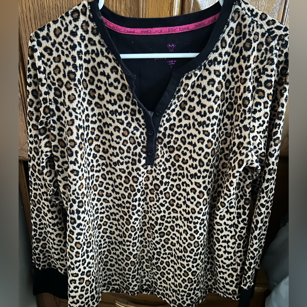 Betsey Johnson long sleeve cheetah print t shirt